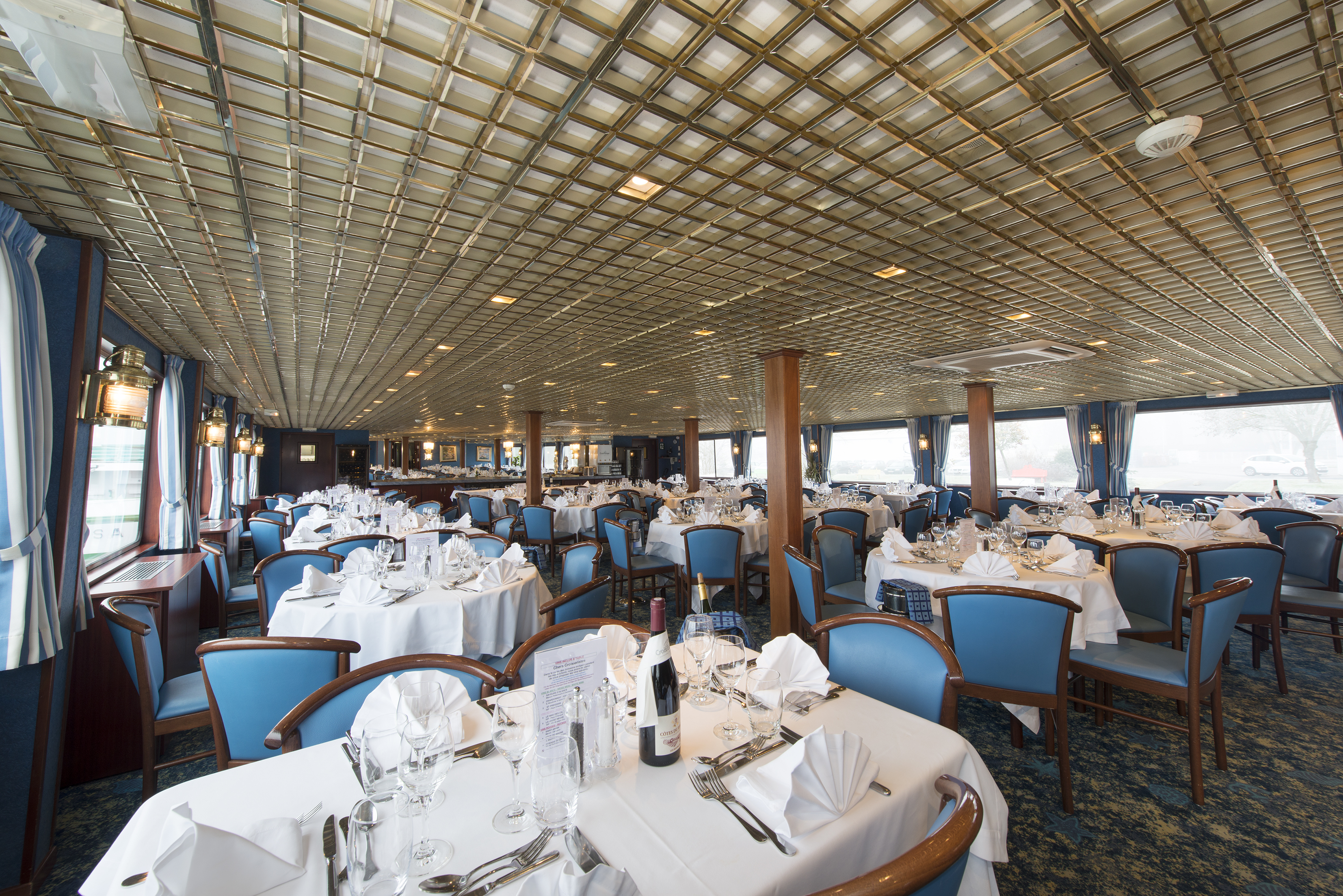 CroisiEurope MS Monet Restaurant 3.jpg